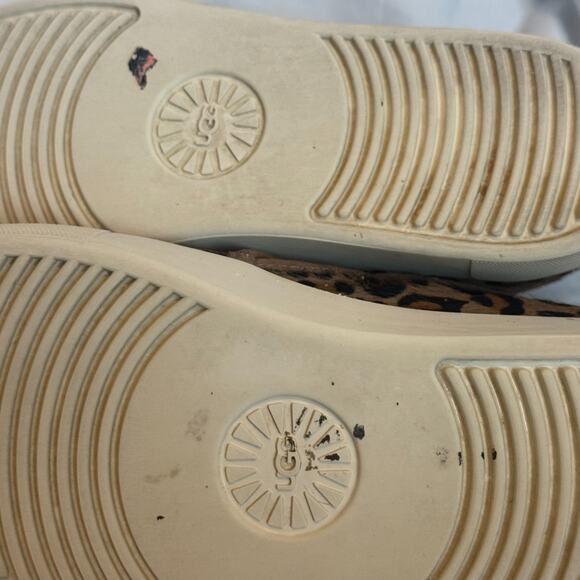 UGG Women’s Leopard Print Slip-On Sneakers Size 7 US 38 EU Casual Flats Shoes - Picture 11 of 11